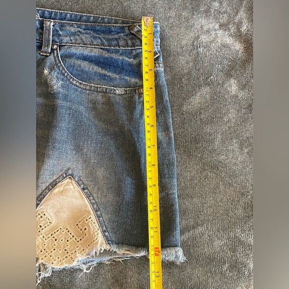 Free People Tire Swing Distressed Denim Mini Skirt Sz 10us - Picture 9 of 9